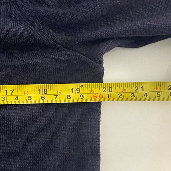 GAP Extra Fine Merino Wool Sweater Long Sleeve Mens V-Neck Sweater - Picture 7 of 8